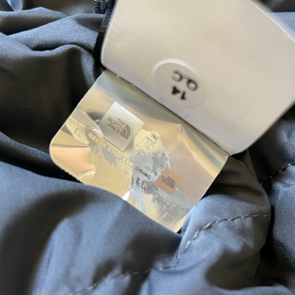 The North Face Women’s New Outerboroughs Parka - Picture 10 of 10